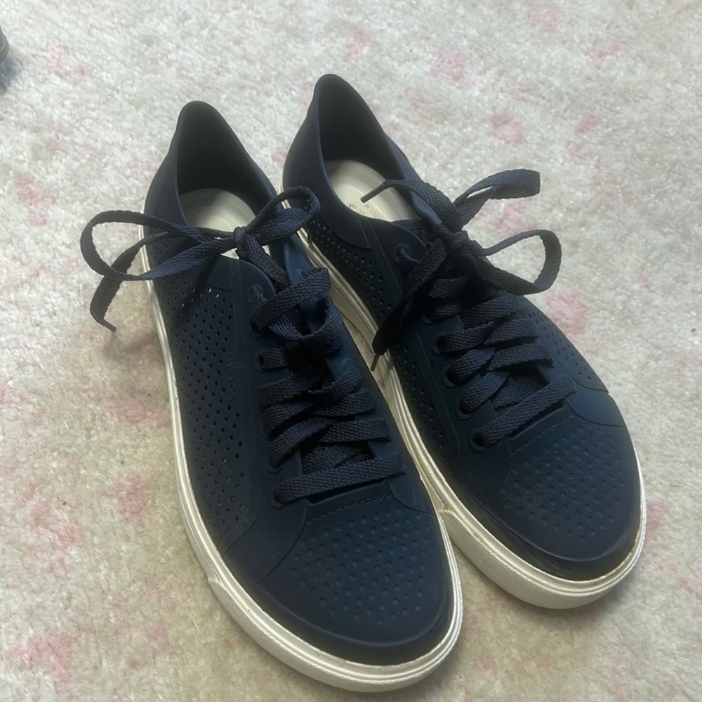 Navy blue Crocs breathable sneakers